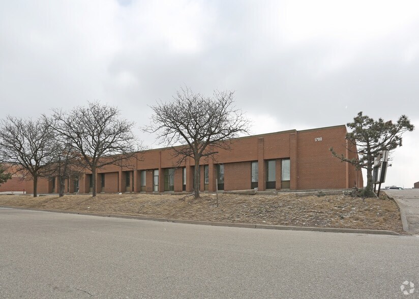 1780 Sismet Rd, Mississauga, ON à vendre - Photo principale - Image 1 de 1