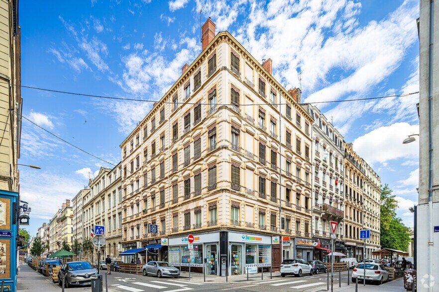 Multifamily in Lyon for sale - Primary Photo - Image 1 of 8
