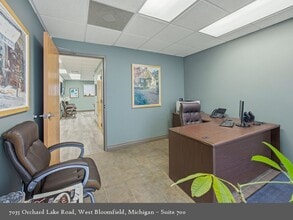 7035 Orchard Lake Rd, West Bloomfield, MI for lease Interior Photo- Image 2 of 9