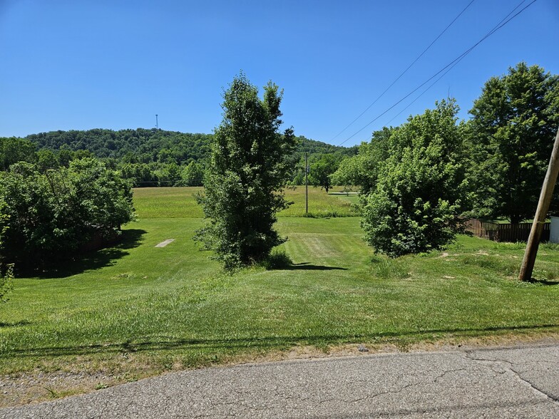 6779 Mud River Rd, Barboursville, WV for sale - Primary Photo - Image 1 of 16