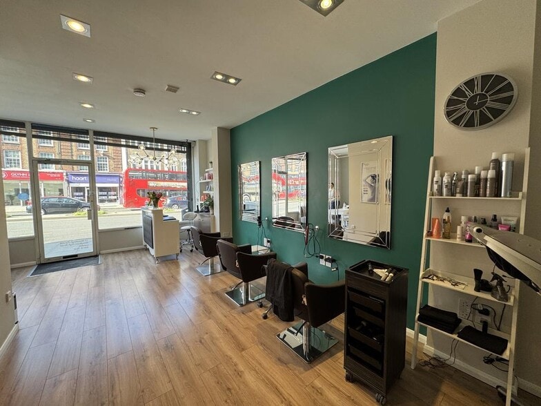 8-9 Streatham High Rd, London for lease - Interior Photo - Image 3 of 30