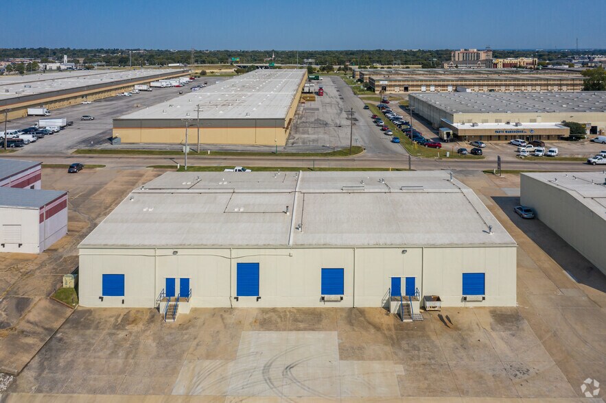 7202-7378 E 38th St, Tulsa, OK à louer - Photo du bâtiment - Image 3 de 5