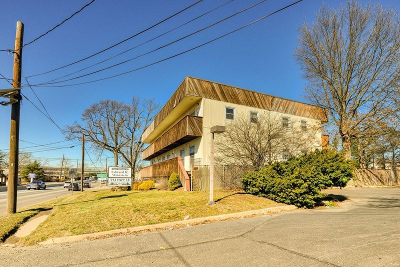 214 Rt 18, East Brunswick, NJ à louer - Photo du bâtiment - Image 2 de 10