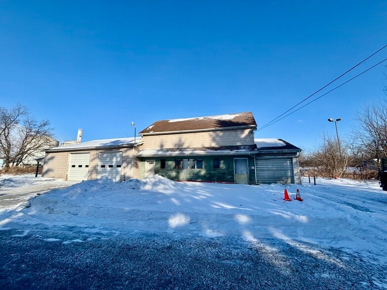 406 Hercules Dr, Stockertown, PA à louer - Photo du bâtiment - Image 3 de 6