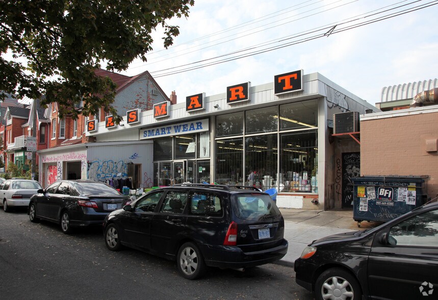 6 Denison Sq, Toronto, ON for sale - Primary Photo - Image 1 of 1