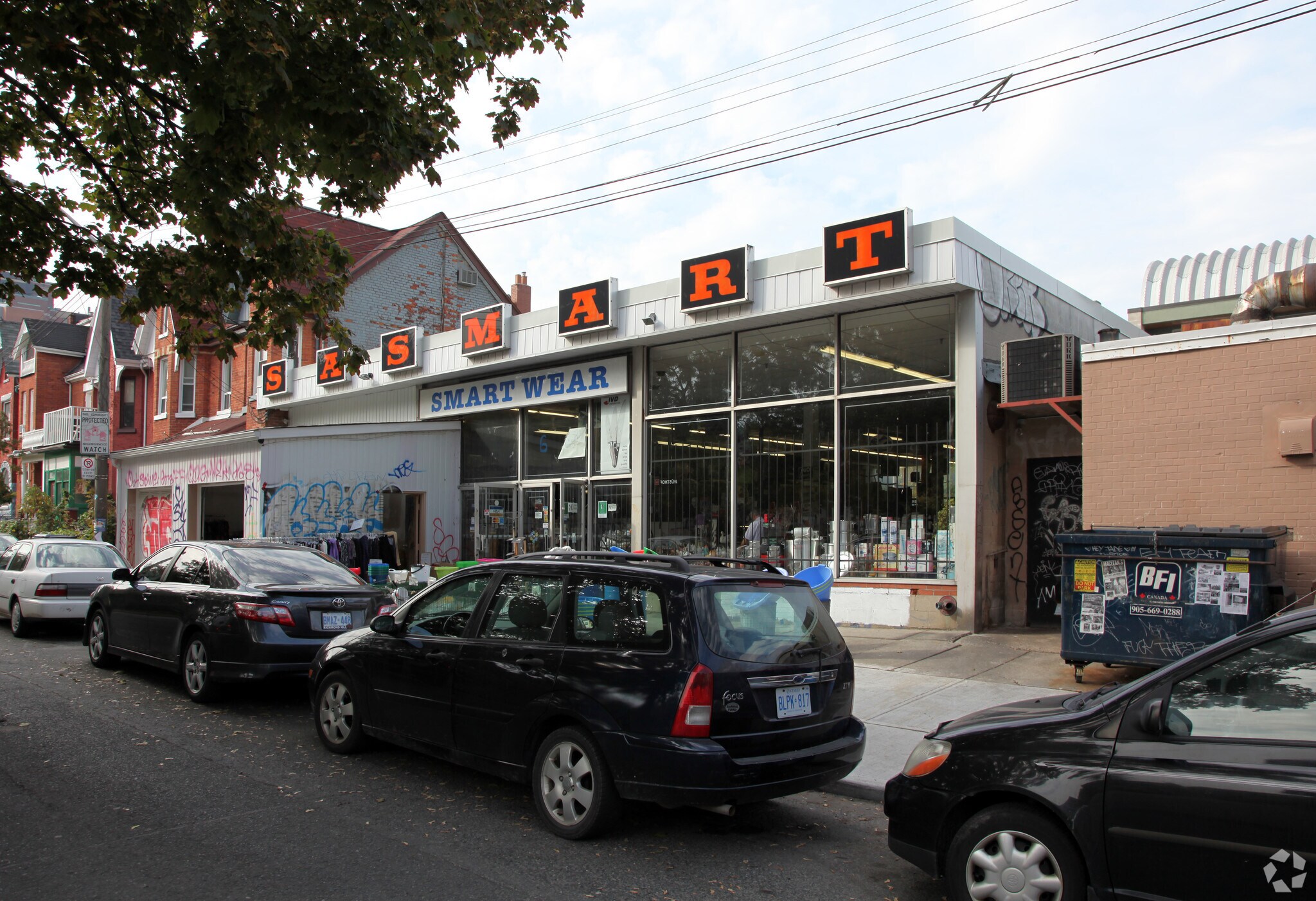 6 Denison Sq, Toronto, ON à vendre Photo principale- Image 1 de 1