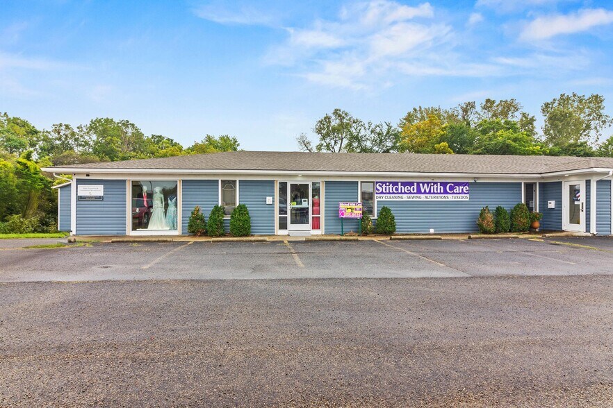 643 Bodey Cir, Urbana, OH à vendre - Photo du bâtiment - Image 2 de 24