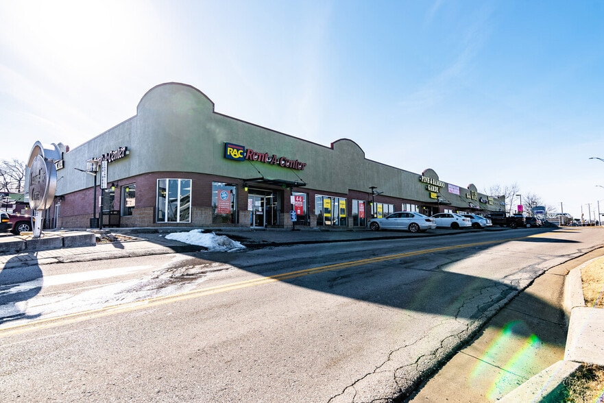 10905 Shawnee Mission Pky, Shawnee Mission, KS à louer - Photo du bâtiment - Image 2 de 4
