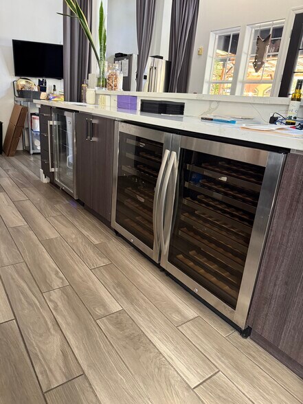 9071 Windsor Rd, Windsor, CA à louer - Photo du bâtiment - Image 3 de 12