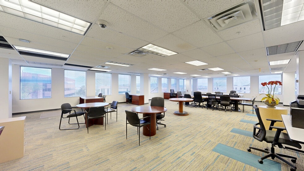 6070 Gateway Blvd E, El Paso, TX for lease - Matterport 3D Scan - Image 2 of 25