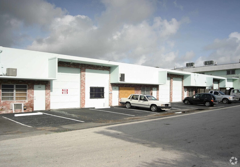 1251-1271 NE 9th Ave, Fort Lauderdale, FL for sale - Primary Photo - Image 1 of 3