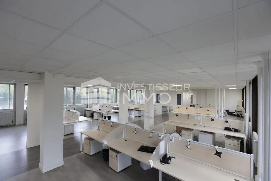 Bureau dans Boissy-Saint-Léger à louer - Photo intérieure - Image 2 de 7