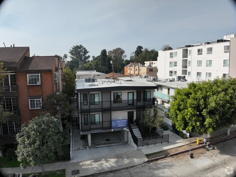 1427 Barry Ave, Los Angeles, CA for sale - Matterport Community - Image 2 of 10