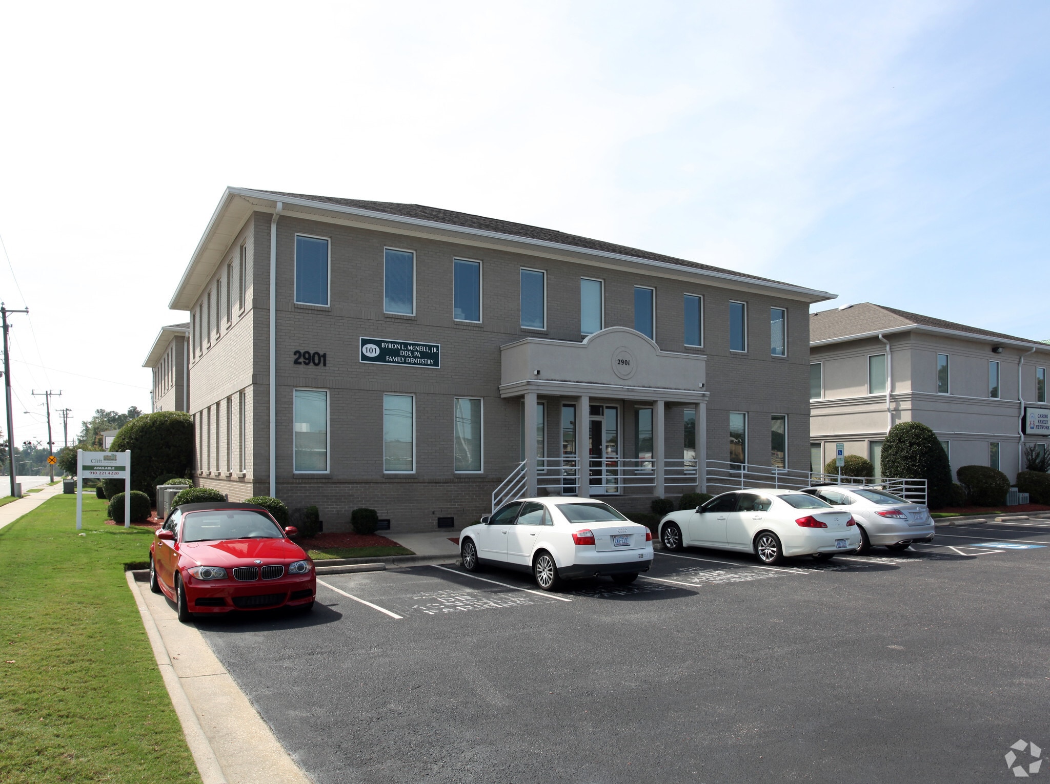 2901 Breezewood Ave, Fayetteville, NC à louer Photo du bâtiment- Image 1 de 15