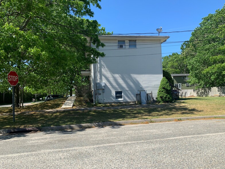 5 Euclid Rd, East Moriches, NY à vendre - Photo principale - Image 1 de 13