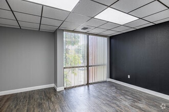 540 NW 165th St, Miami, FL for lease Interior Photo- Image 2 of 3