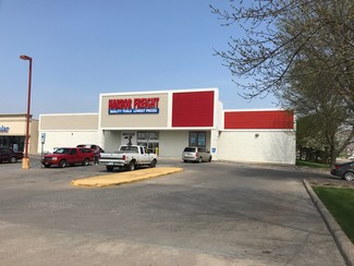 Plus de détails pour 104 W Agency Rd, West Burlington, IA - Vente au détail à vendre