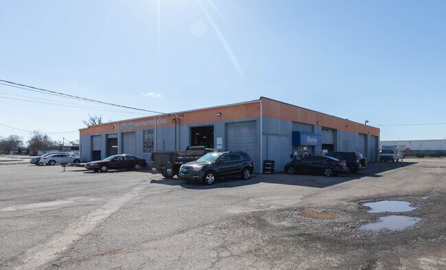 Plus de détails pour 2660 Hawcreek Blvd, Columbus, IN - Industriel à vendre