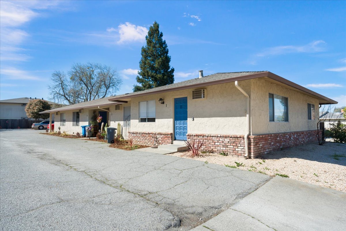 8275 Westwood Dr, Gilroy, CA à vendre Photo principale- Image 1 de 16