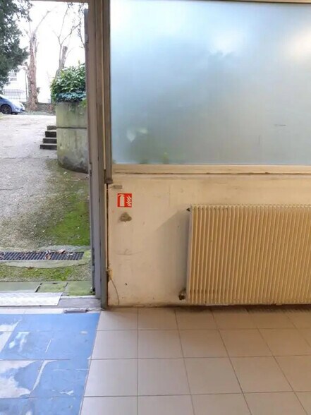 Flex dans Le Chesnay-Rocquencourt à louer - Photo du bâtiment - Image 3 de 16