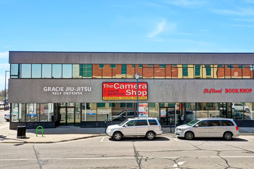 23-27 7th Ave S, Saint Cloud, MN à louer - Photo du bâtiment - Image 1 de 6