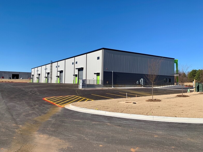 250 Grant Plz, Lowell, AR for lease - Building Photo - Image 2 of 7