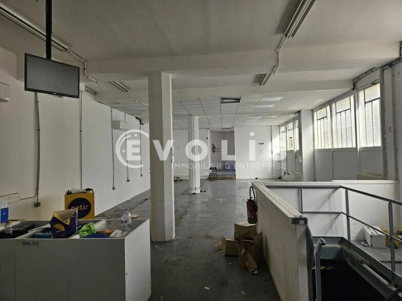 Flex dans Montrouge à louer - Photo du bâtiment - Image 2 de 21