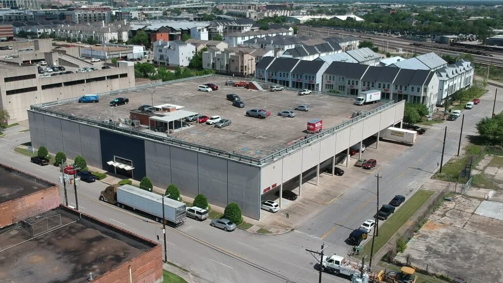 2929 Mckinney St, Houston, TX à louer - Vidéo sur l’inscription commerciale - Image 2 de 11