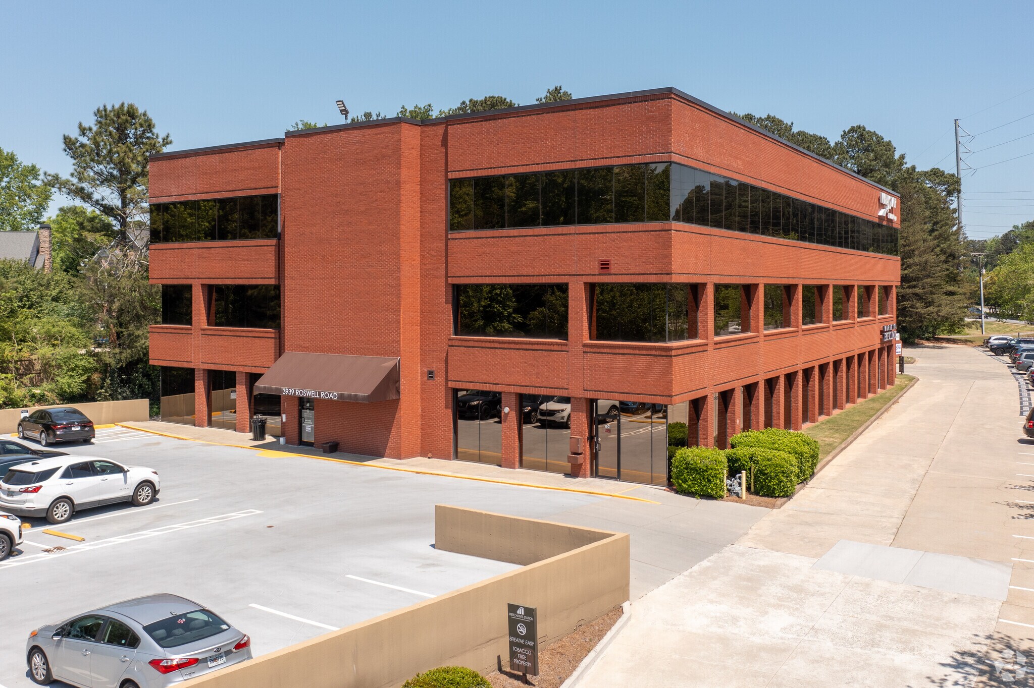 3939 Roswell Rd, Marietta, GA à louer Photo du bâtiment- Image 1 de 6