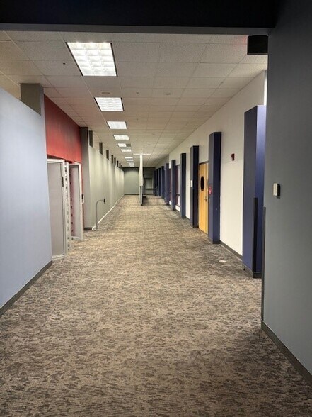 1720 E Primrose St, Springfield, MO à louer - Photo intérieure - Image 3 de 33