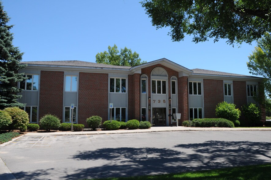 735 S Garfield Ave, Traverse City, MI for lease - Building Photo - Image 3 of 14