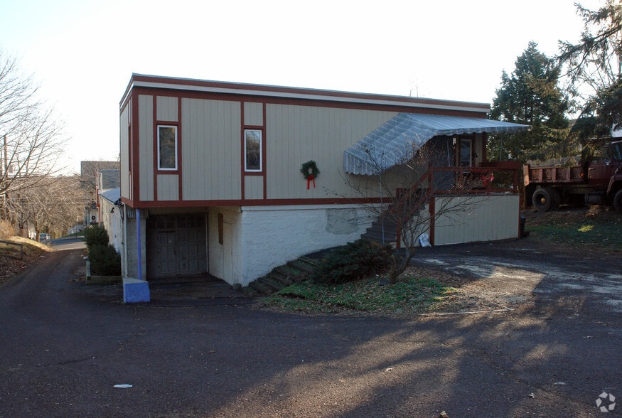 510 N Main St, Sellersville, PA à louer - Photo du bâtiment - Image 2 de 2
