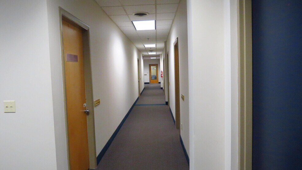 318-320 Bear Hill Rd, Waltham, MA for lease - Building Photo - Image 3 of 3