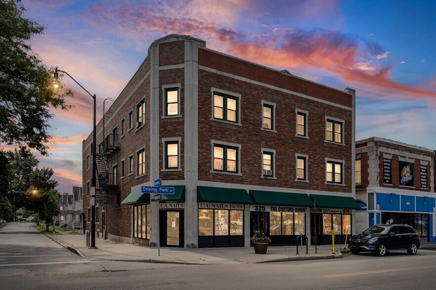 321 Driving Park Ave, Rochester, NY à vendre - Photo du bâtiment - Image 2 de 42