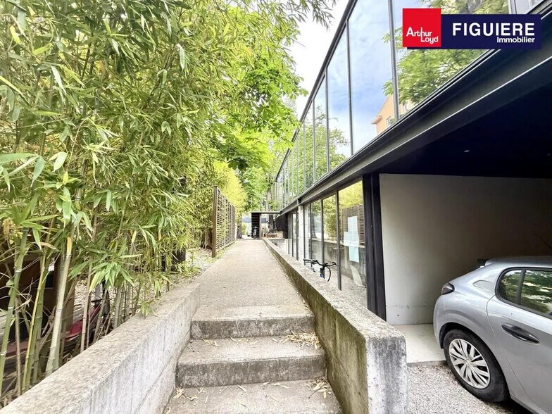 70 Cours Gambetta, Aix-en-Provence à louer - Photo du bâtiment - Image 3 de 8