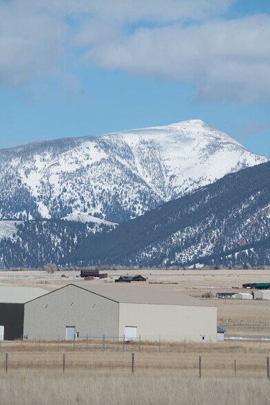 TBD Shining Mountains Air Park, Ennis, MT à vendre - Photo du bâtiment - Image 3 de 32