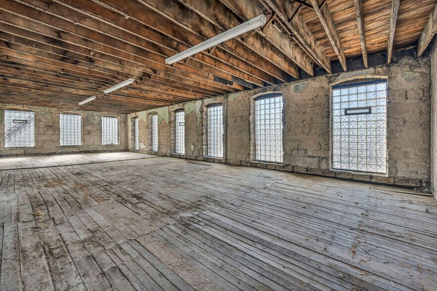 112-130 Erie St S, Massillon, OH à vendre - Photo du bâtiment - Image 2 de 66