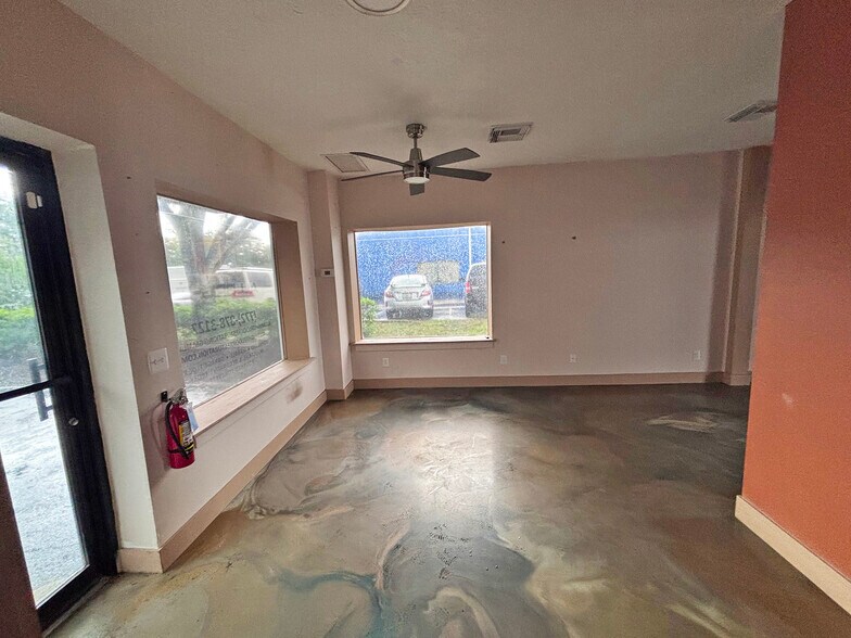1956 SW South Macedo Blvd, Port Saint Lucie, FL à louer - Photo du bâtiment - Image 3 de 23