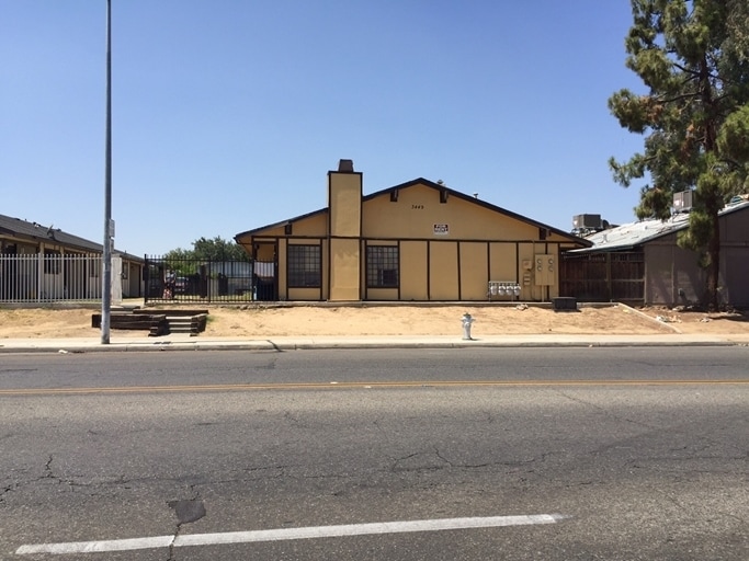 3449 N Marks Ave, Fresno, CA for sale - Primary Photo - Image 1 of 4