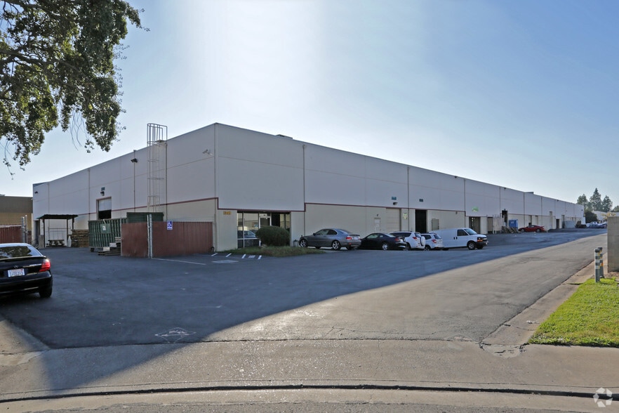 1348 Windward Cir, West Sacramento, CA for lease - Building Photo - Image 2 of 5