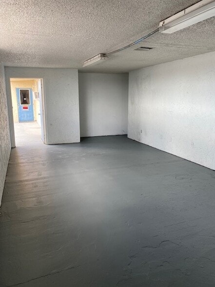 5800 Houchin St, Naples, FL for lease - Building Photo - Image 2 of 14