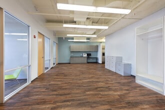 2325 Dulles Corner Blvd, Herndon, VA for lease Interior Photo- Image 2 of 5