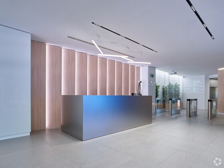 Calle Luchana, 23, Madrid, Madrid for lease - Building Photo - Image 2 of 15