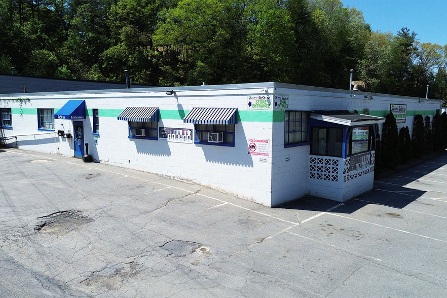 637 Lancaster St, Leominster, MA à louer - Photo du bâtiment - Image 2 de 8