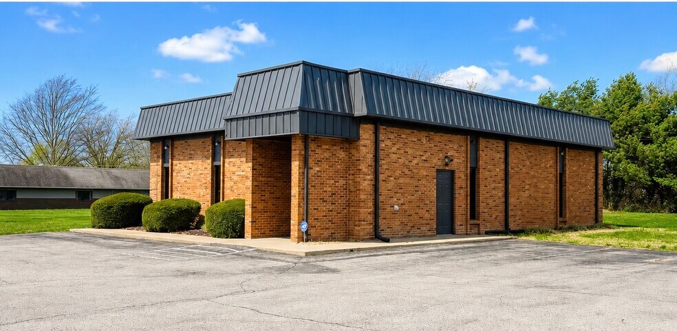100 Greenbriar Dr, Campbellsville, KY à louer - Photo du bâtiment - Image 2 de 12