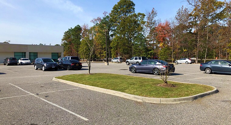 701-725 W Hundred Rd, Chester, VA à louer - Photo du bâtiment - Image 2 de 10