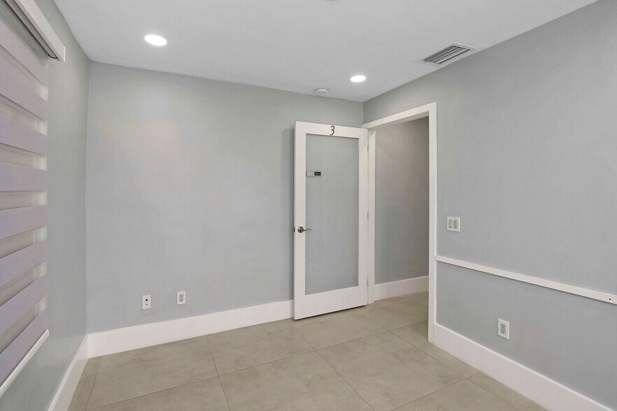 70 NW 8th St, Homestead, FL à louer - Photo du bâtiment - Image 3 de 17