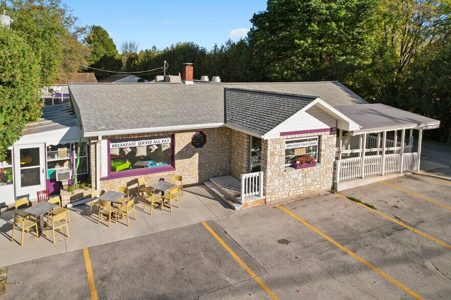 7918 State Highway 42, Egg Harbor, WI à vendre - Photo du bâtiment - Image 3 de 63