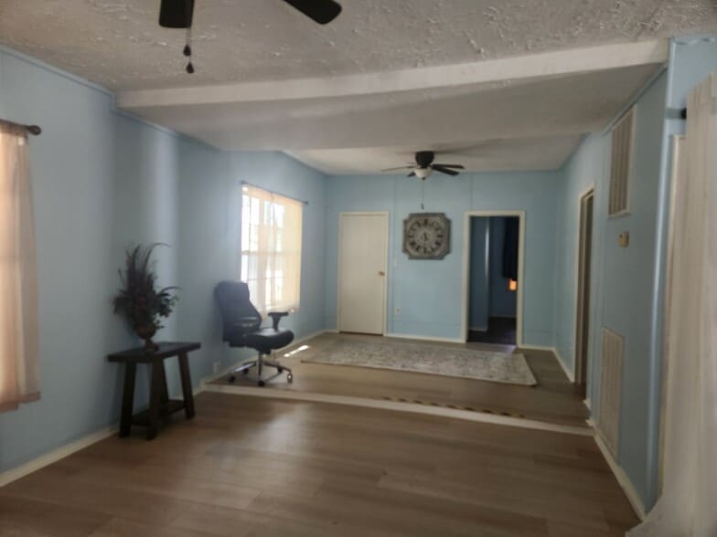 245 Gonyo Ln, Richmond, TX for lease - Interior Photo - Image 3 of 16