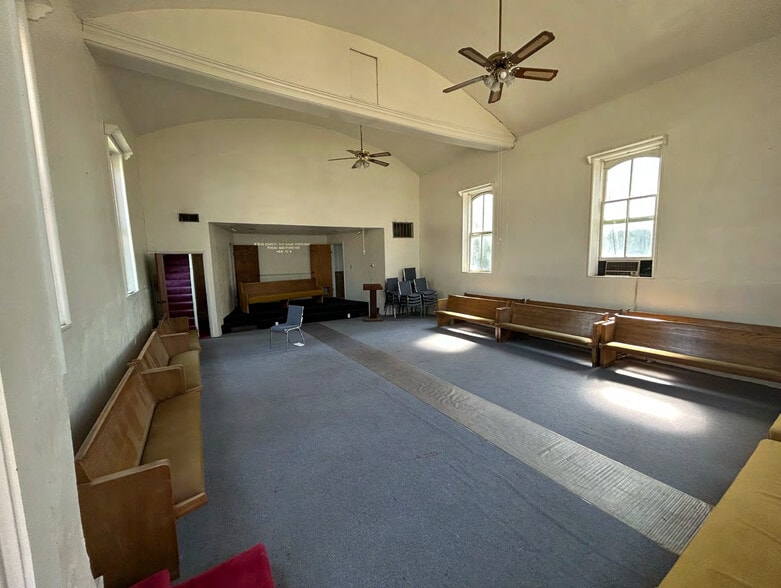 94 E Center St, Kaysville, UT for sale - Interior Photo - Image 3 of 8